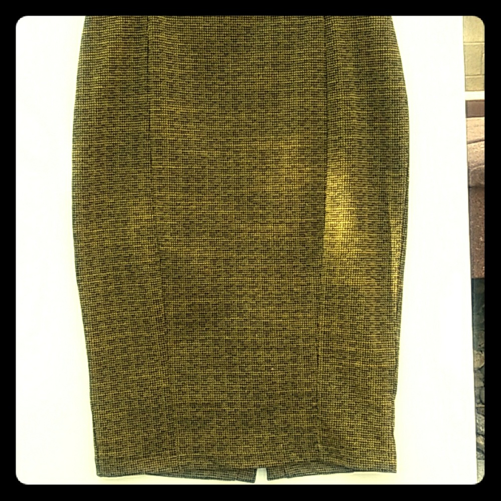 Slimming and sexy pencil skirt